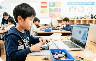 ロボット教材で学ぶ子ども